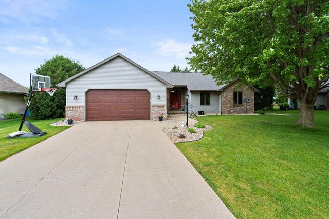 W2585 OAKBROOK COURT, Appleton, WI 54915