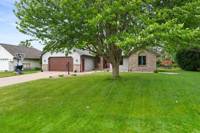 W2585 OAKBROOK COURT, Appleton, WI 54915
