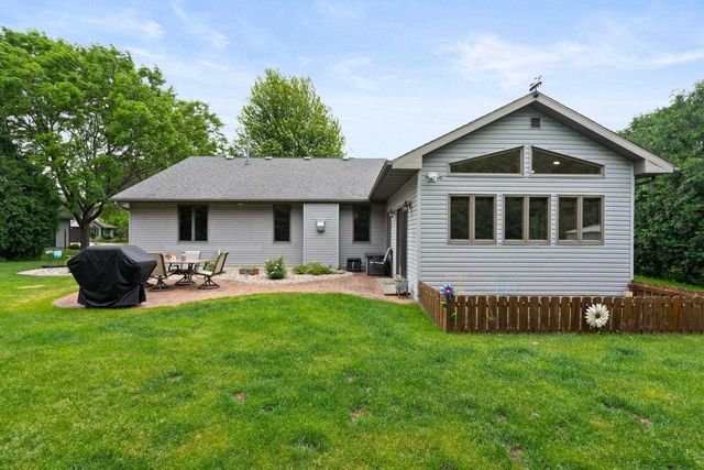 W2585 OAKBROOK COURT, Appleton, WI 54915