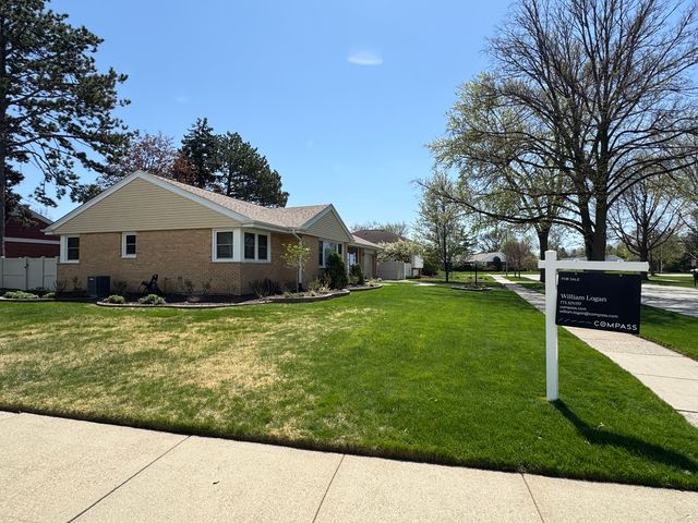 901 Brookline Lane, Park Ridge, IL 60068