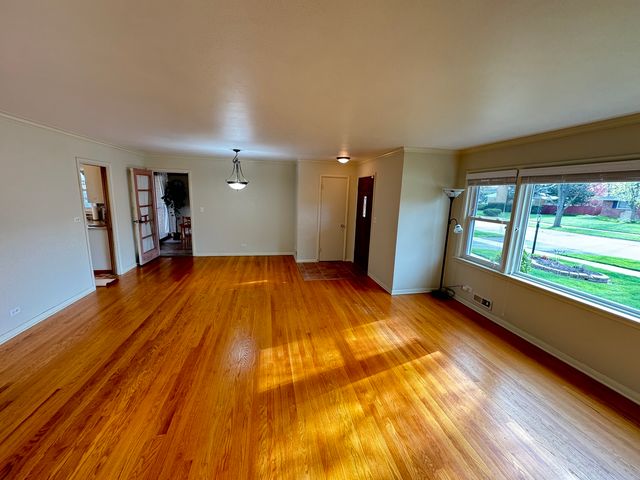 901 Brookline Lane, Park Ridge, IL 60068