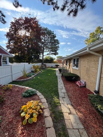 901 Brookline Lane, Park Ridge, IL 60068