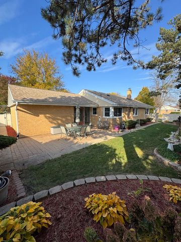 901 Brookline Lane, Park Ridge, IL 60068