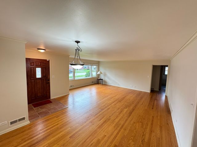 901 Brookline Lane, Park Ridge, IL 60068