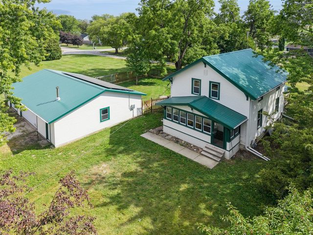 404 E 3rd Street, Woodward, IA 50276