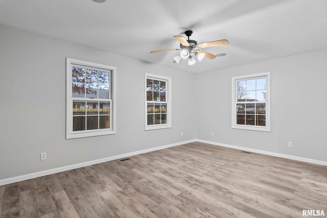 255 Possum Pass Court, Sherman, IL 62684