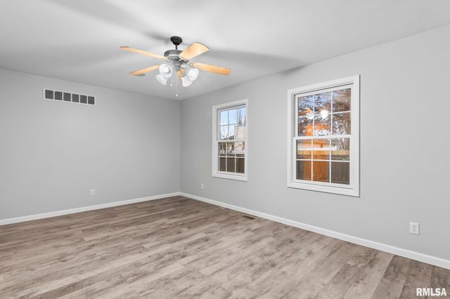 255 Possum Pass Court, Sherman, IL 62684