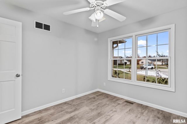 255 Possum Pass Court, Sherman, IL 62684