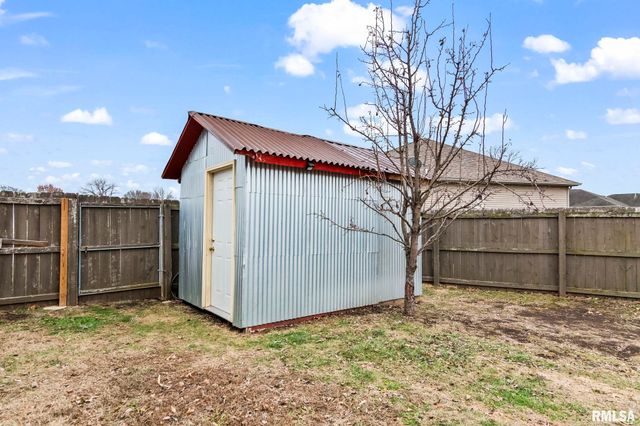 255 Possum Pass Court, Sherman, IL 62684