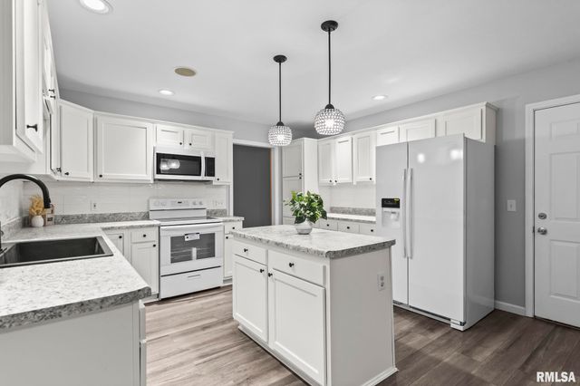 255 Possum Pass Court, Sherman, IL 62684