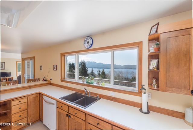 12444 Cloudberry Lane, Ketchikan, AK 99901