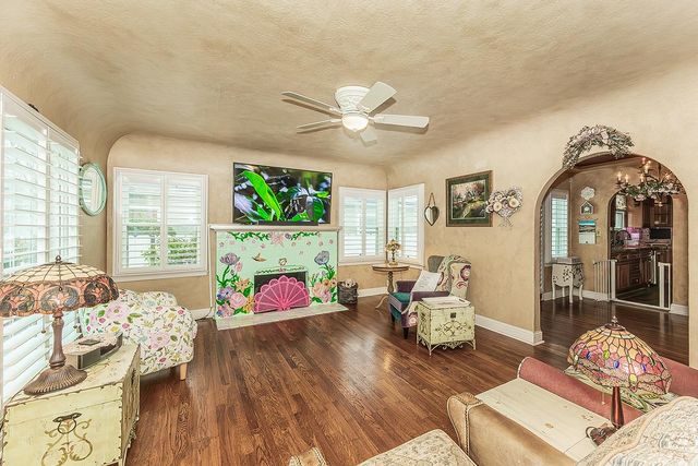 426 E Simpson Avenue, Fresno, CA 93704