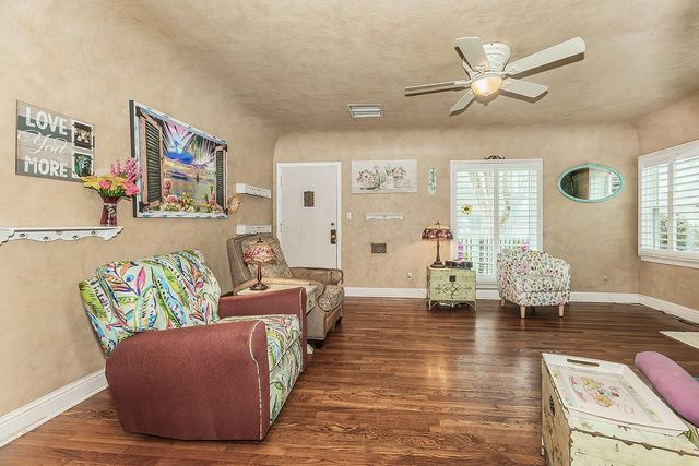 426 E Simpson Avenue, Fresno, CA 93704