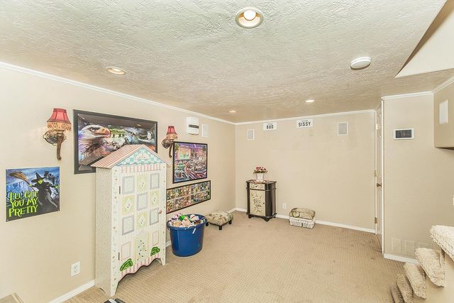 426 E Simpson Avenue, Fresno, CA 93704