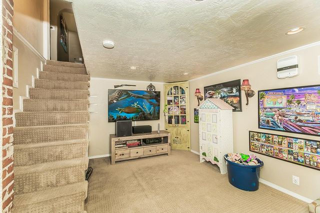 426 E Simpson Avenue, Fresno, CA 93704