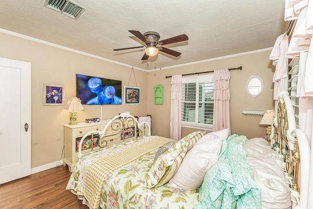 426 E Simpson Avenue, Fresno, CA 93704