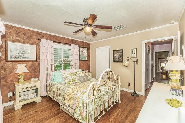 426 E Simpson Avenue, Fresno, CA 93704