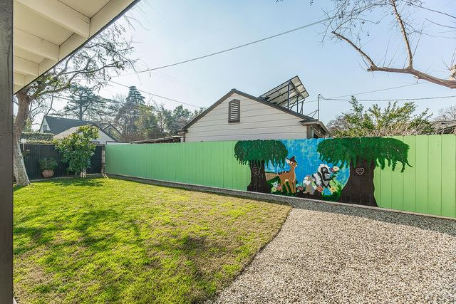 426 E Simpson Avenue, Fresno, CA 93704