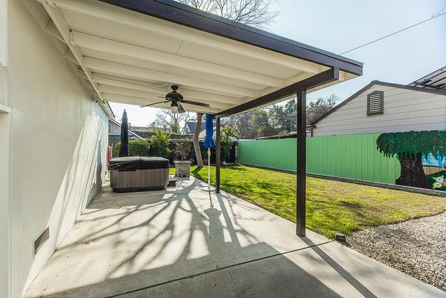 426 E Simpson Avenue, Fresno, CA 93704