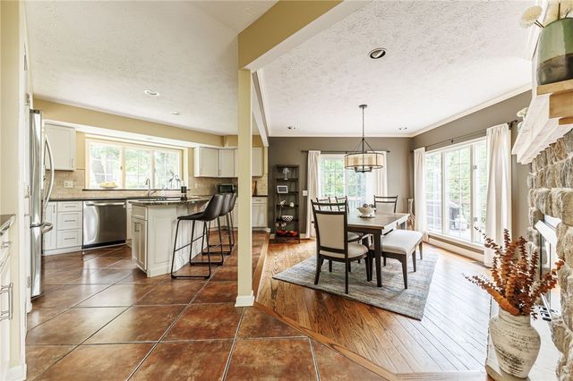 332 Thornebush Drive, Victor, NY 14564