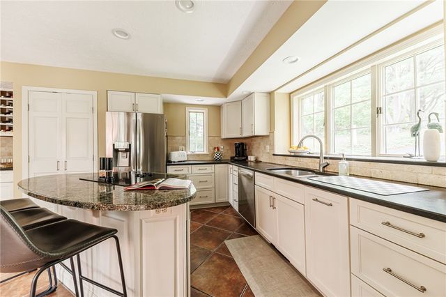 332 Thornebush Drive, Victor, NY 14564