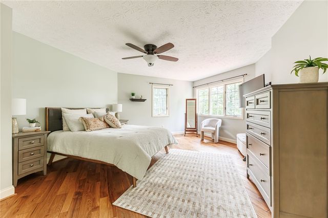 332 Thornebush Drive, Victor, NY 14564