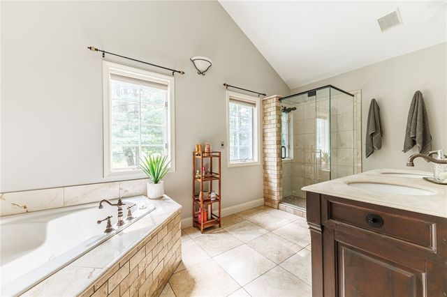 332 Thornebush Drive, Victor, NY 14564