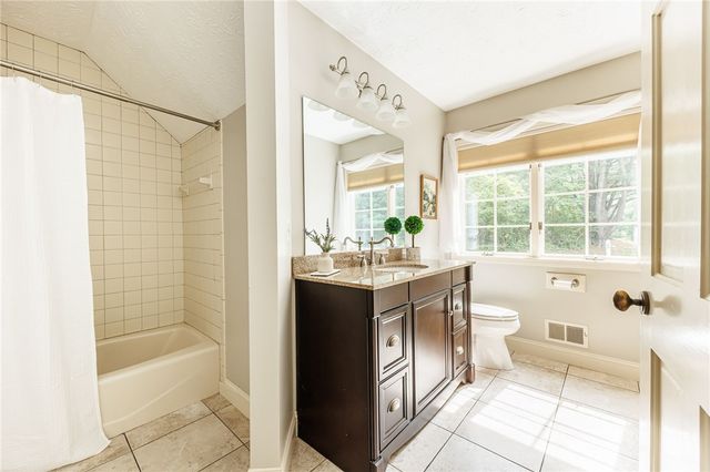 332 Thornebush Drive, Victor, NY 14564
