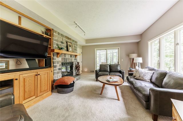 332 Thornebush Drive, Victor, NY 14564