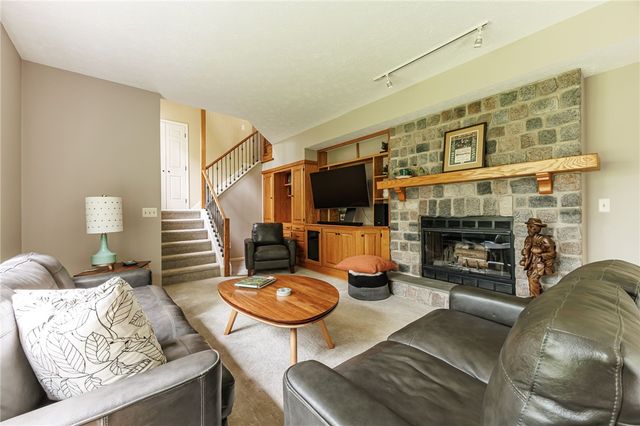 332 Thornebush Drive, Victor, NY 14564
