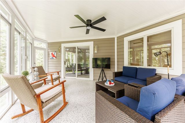 332 Thornebush Drive, Victor, NY 14564