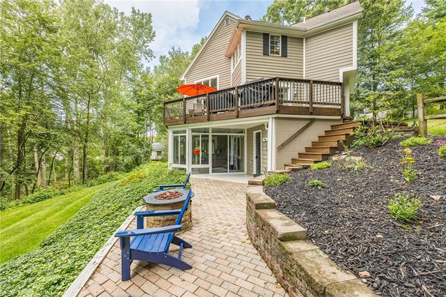 332 Thornebush Drive, Victor, NY 14564