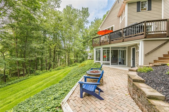 332 Thornebush Drive, Victor, NY 14564