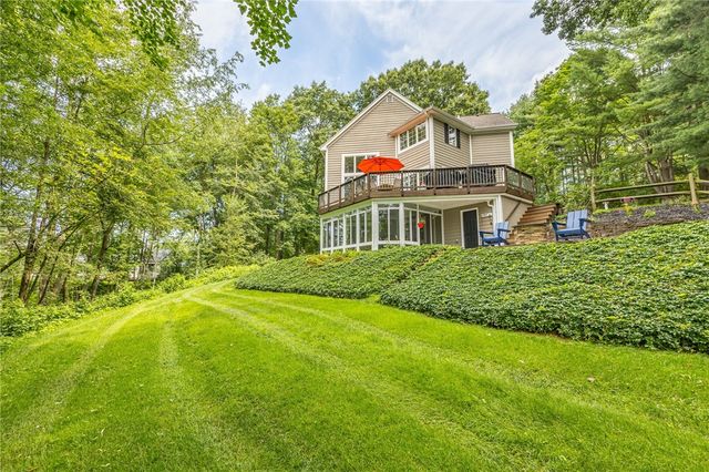 332 Thornebush Drive, Victor, NY 14564