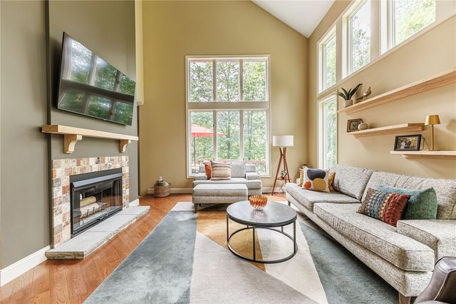 332 Thornebush Drive, Victor, NY 14564