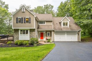 332 Thornebush Drive, Victor, NY 14564