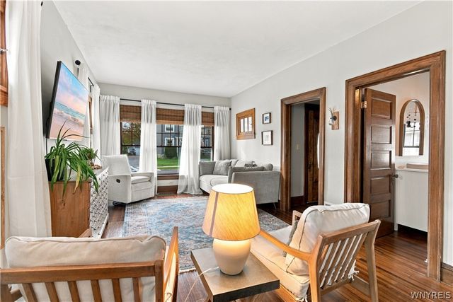 32 Lombardy St, Lancaster, NY 14086