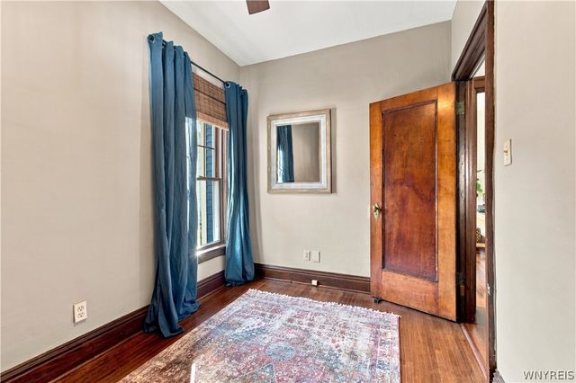 32 Lombardy St, Lancaster, NY 14086