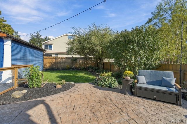 32 Lombardy St, Lancaster, NY 14086