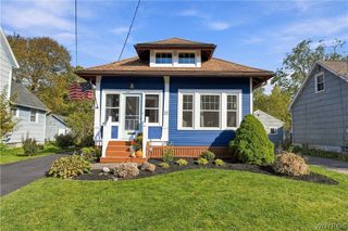 32 Lombardy St, Lancaster, NY 14086
