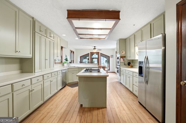 4228 Cove Court NE, Marietta, GA 30067