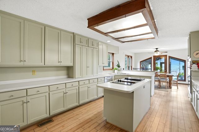 4228 Cove Court NE, Marietta, GA 30067