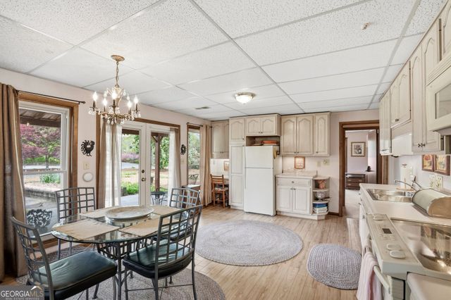 4228 Cove Court NE, Marietta, GA 30067