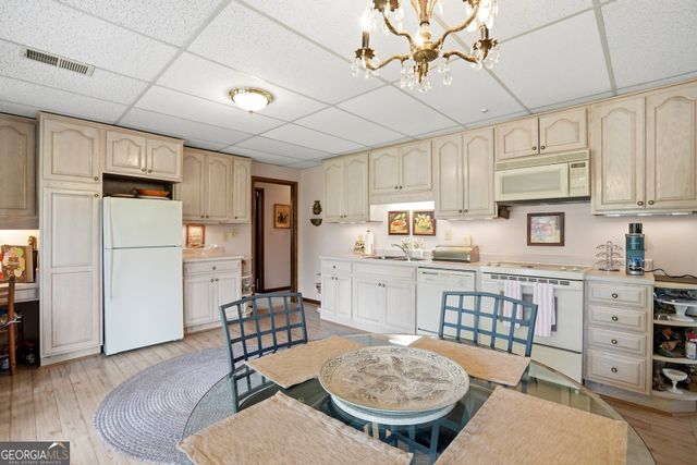 4228 Cove Court NE, Marietta, GA 30067