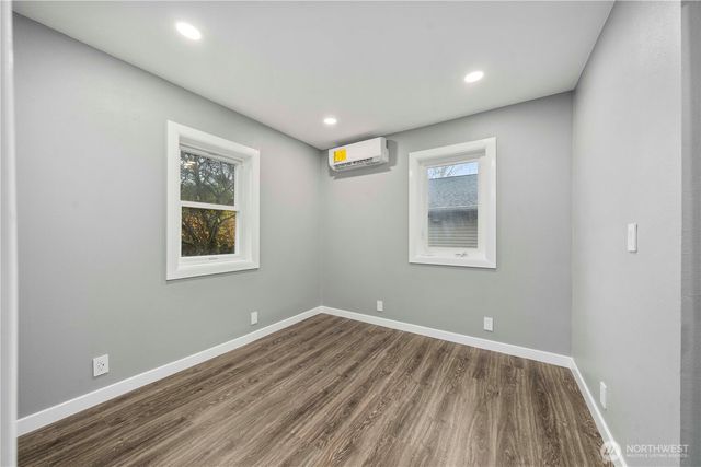 6929 Ellis Avenue S, Seattle, WA 98108