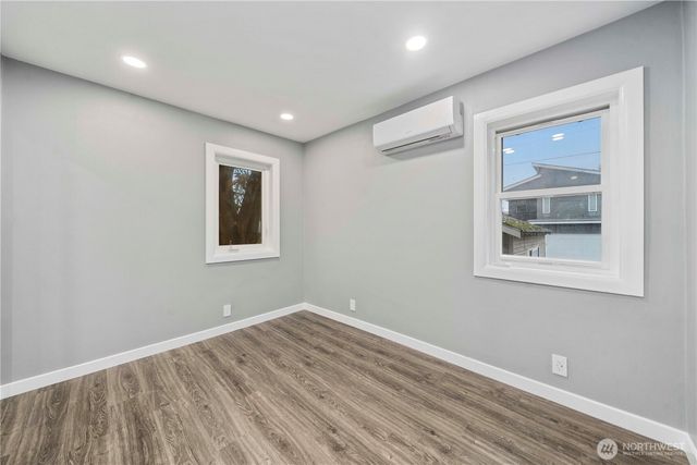 6929 Ellis Avenue S, Seattle, WA 98108