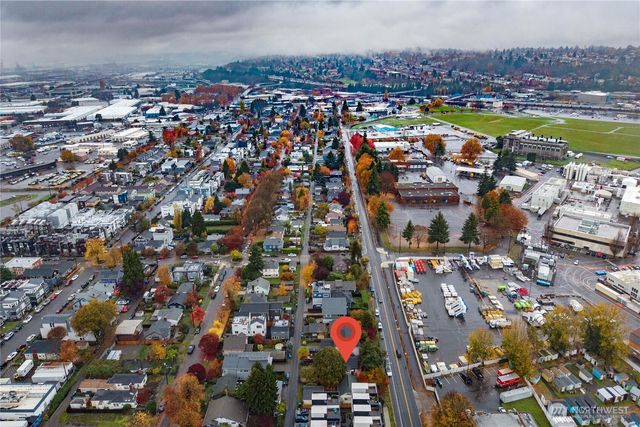 6929 Ellis Avenue S, Seattle, WA 98108