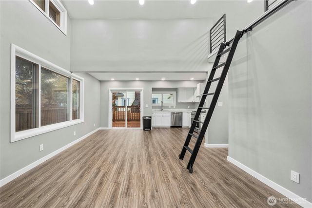 6929 Ellis Avenue S, Seattle, WA 98108