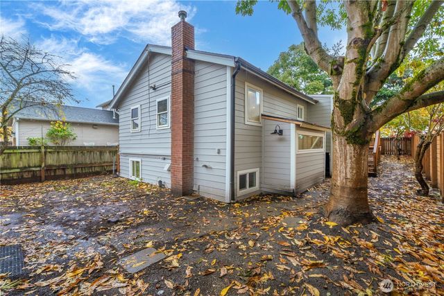 6929 Ellis Avenue S, Seattle, WA 98108