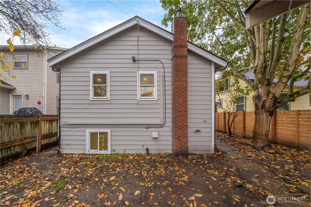6929 Ellis Avenue S, Seattle, WA 98108